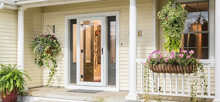 screen door installation in Bear Valley Springs