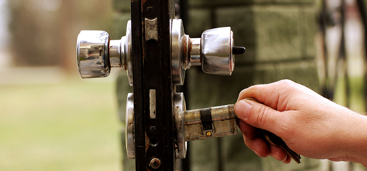 front door latch repair Bear Valley Springs